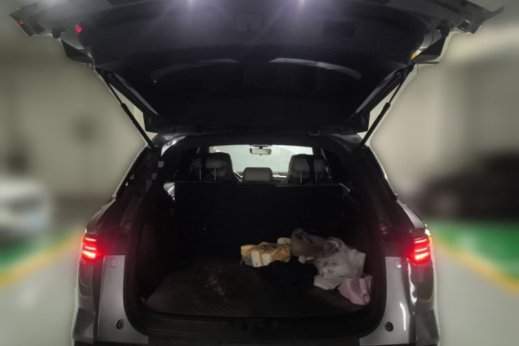Used BYD Song Pro New Energy 2024 HONOR Edition DM-i 71KM Navigation Model Trunk