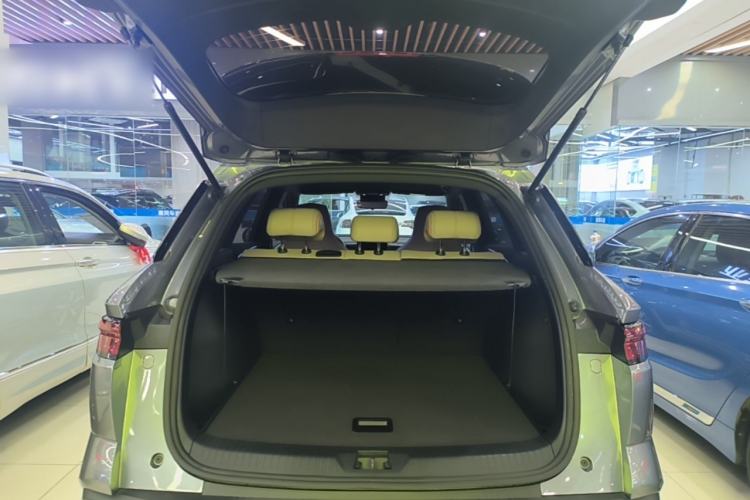 Used BYD Song Pro New Energy 2024 HONOR Edition DM-i 71KM Navigation Model Trunk