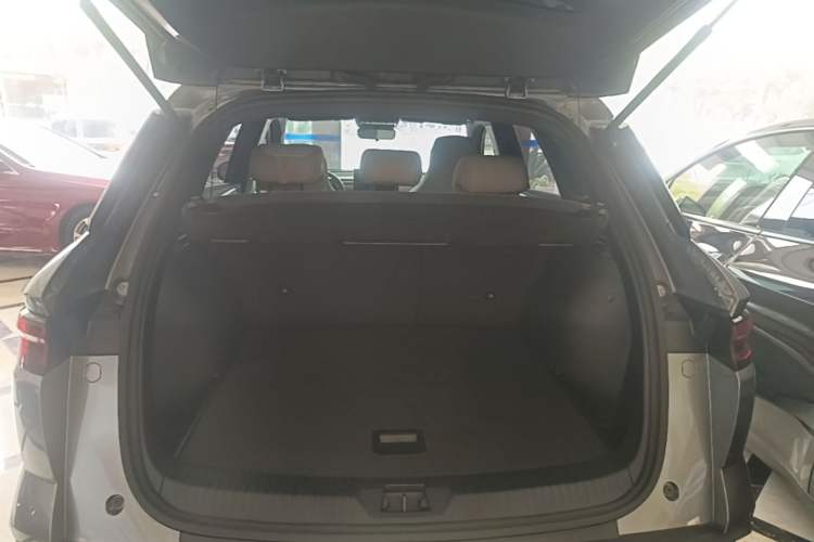 Used BYD Song Pro New Energy 2024 HONOR Edition DM-i 110KM Beyond Model Trunk