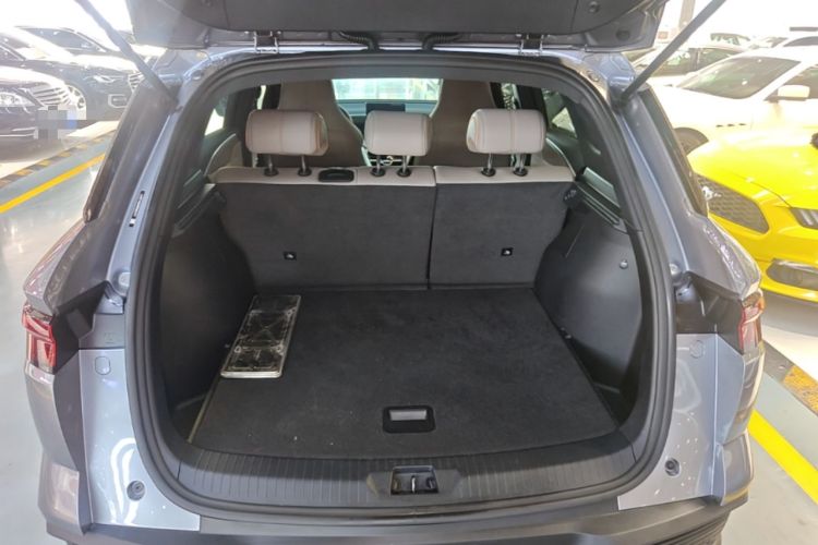 Used BYD Song Pro New Energy 2024 HONOR Edition DM-i 71KM Navigation Model Trunk