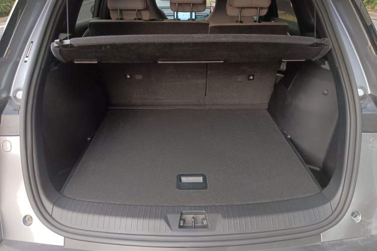 Used BYD Song Pro New Energy 2024 HONOR Edition DM-i 71KM Navigation Model Trunk