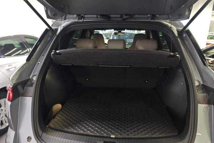 Used BYD Song Pro New Energy 2024 HONOR Edition DM-i 71KM Navigation Model Trunk