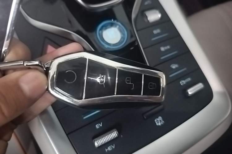 Used BYD Song Pro New Energy 2024 HONOR Edition DM-i 71KM Leading Model Vehicle Key