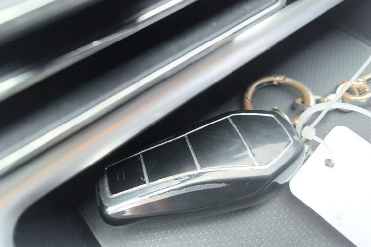 Used BYD Song Pro New Energy 2024 HONOR Edition DM-i 71KM Navigation Model Vehicle Key