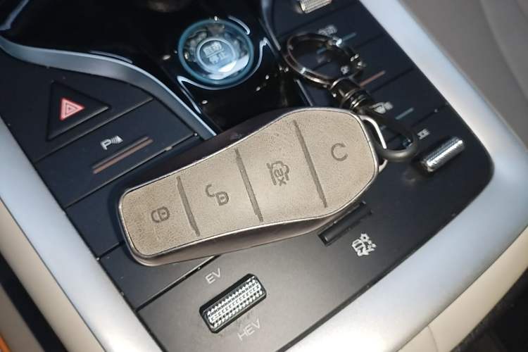 Used BYD Song Pro New Energy 2024 HONOR Edition DM-i 110KM Excellence Model Vehicle Key