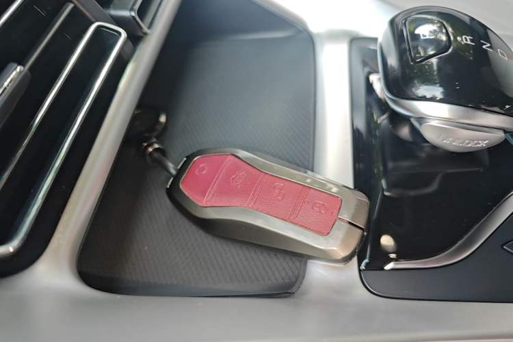 Used BYD Song Pro New Energy 2024 HONOR Edition DM-i 71KM Navigation Model Vehicle Key