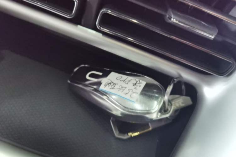 Used BYD Song Pro New Energy 2024 HONOR Edition DM-i 71KM Navigation Model Vehicle Key