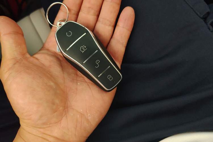 Used BYD Song Pro New Energy 2024 HONOR Edition DM-i 71KM Navigation Model Vehicle Key
