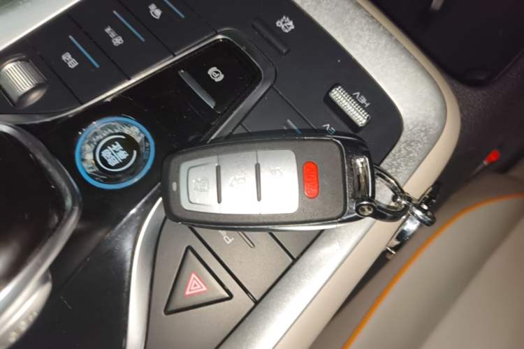 Used BYD Song Pro New Energy 2024 HONOR Edition DM-i 71KM Navigation Model Vehicle Key