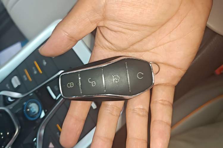 Used BYD Song Pro New Energy 2024 HONOR Edition DM-i 71KM Navigation Model Vehicle Key