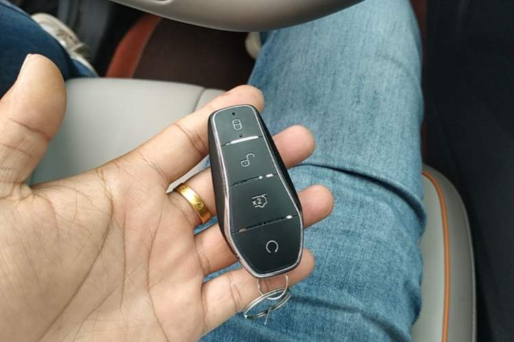 Used BYD Song Pro New Energy 2024 HONOR Edition DM-i 71KM Leading Model Vehicle Key