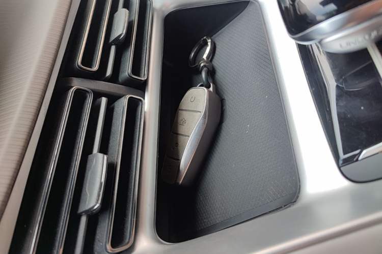 Used BYD Song Pro New Energy 2024 HONOR Edition DM-i 110KM Excellence Model Vehicle Key