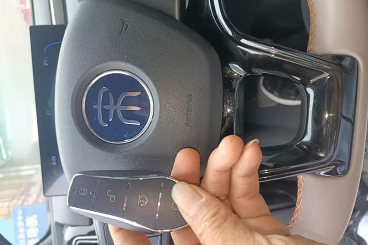 Used BYD Song Pro New Energy 2024 HONOR Edition DM-i 71KM Navigation Model Vehicle Key