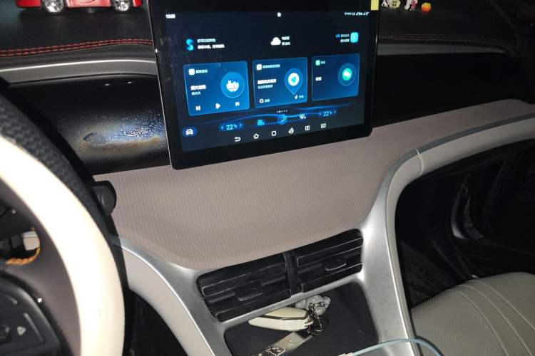 Used BYD Song Pro New Energy 2024 HONOR Edition DM-i 71KM Navigation Model Audio And AC Panel