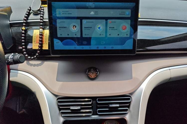 Used BYD Song Pro New Energy 2024 HONOR Edition DM-i 71KM Navigation Model Audio And AC Panel