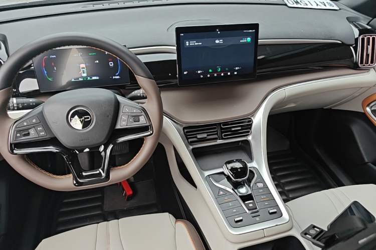 Used BYD Song Pro New Energy 2024 HONOR Edition DM-i 71KM Navigation Model Audio And AC Panel