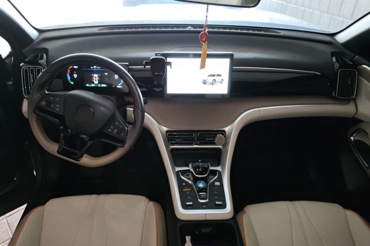 Used BYD Song Pro New Energy 2024 HONOR Edition DM-i 71KM Navigation Model Center Console