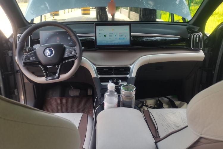 Used BYD Song Pro New Energy 2024 HONOR Edition DM-i 71KM Navigation Model Center Console
