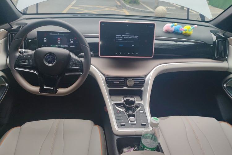 Used BYD Song Pro New Energy 2024 HONOR Edition DM-i 110KM Beyond Model Center Console