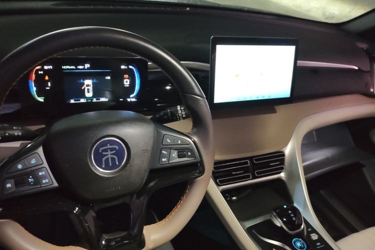 Used BYD Song Pro New Energy 2024 HONOR Edition DM-i 71KM Navigation Model Center Console
