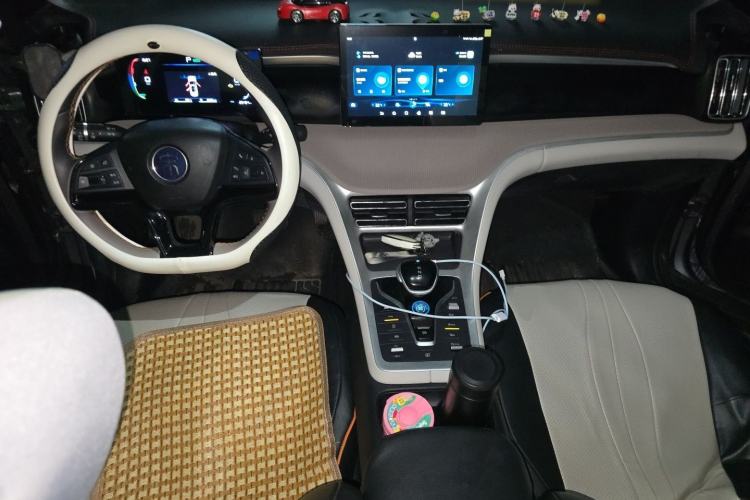 Used BYD Song Pro New Energy 2024 HONOR Edition DM-i 71KM Navigation Model Center Console