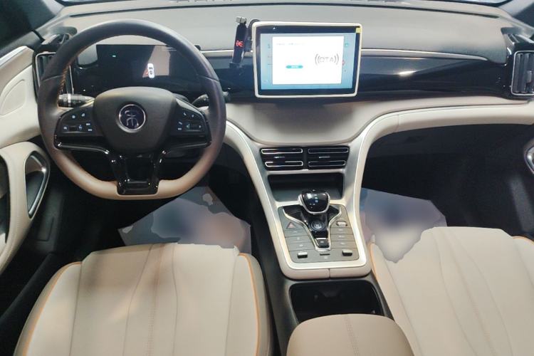 Used BYD Song Pro New Energy 2024 HONOR Edition DM-i 71KM Navigation Model Center Console