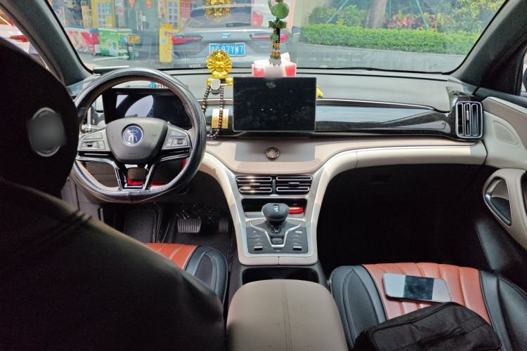 Used BYD Song Pro New Energy 2024 HONOR Edition DM-i 71KM Navigation Model Center Console