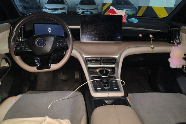 Used BYD Song Pro New Energy 2024 HONOR Edition DM-i 110KM Beyond Model Center Console