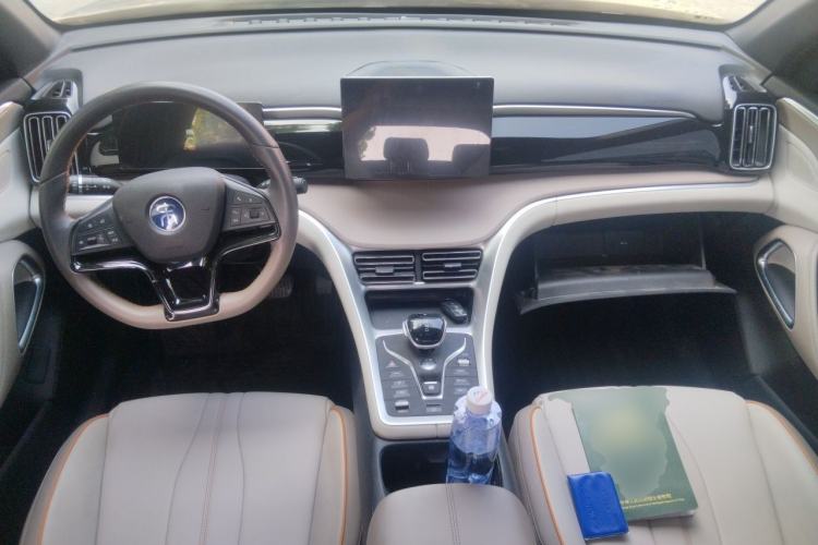 Used BYD Song Pro New Energy 2024 HONOR Edition DM-i 71KM Navigation Model Center Console