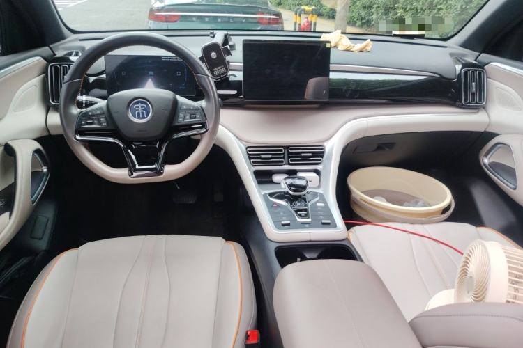 Used BYD Song Pro New Energy 2024 HONOR Edition DM-i 71KM Beyond Model Center Console