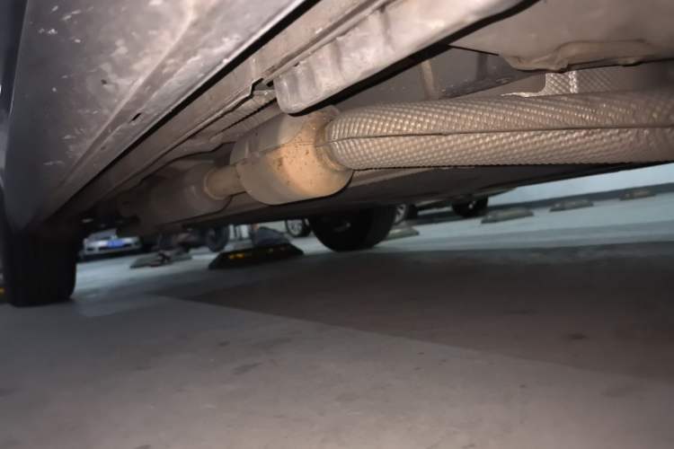 Used BYD Song Pro New Energy 2024 HONOR Edition DM-i 110KM Beyond Model Chassis Front Right