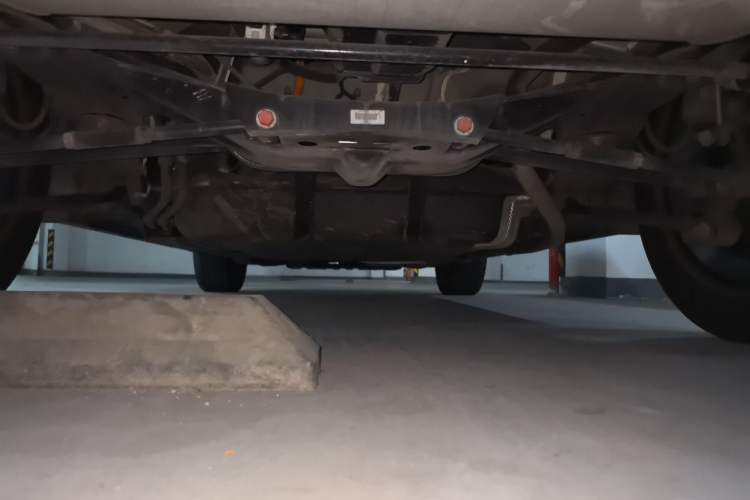 Used BYD Song Pro New Energy 2024 HONOR Edition DM-i 110KM Beyond Model Chassis Rear