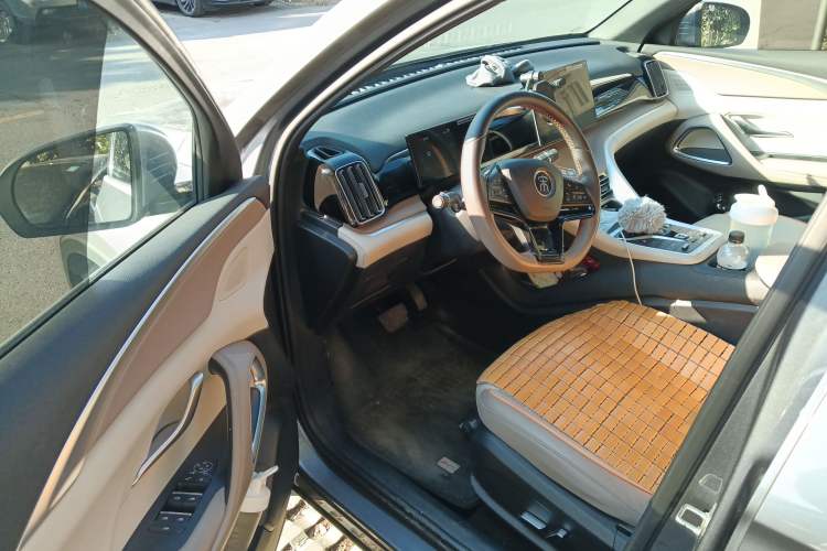 Used BYD Song Pro New Energy 2024 HONOR Edition DM-i 71KM Navigation Model Driver Seat