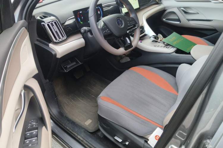 Used BYD Song Pro New Energy 2024 HONOR Edition DM-i 71KM Navigation Model Driver Seat