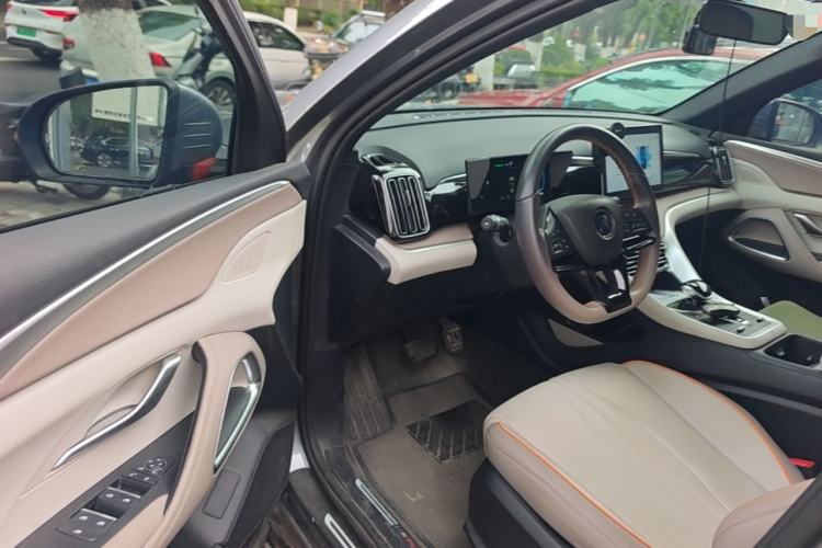 Used BYD Song Pro New Energy 2024 HONOR Edition DM-i 71KM Navigation Model Driver Seat