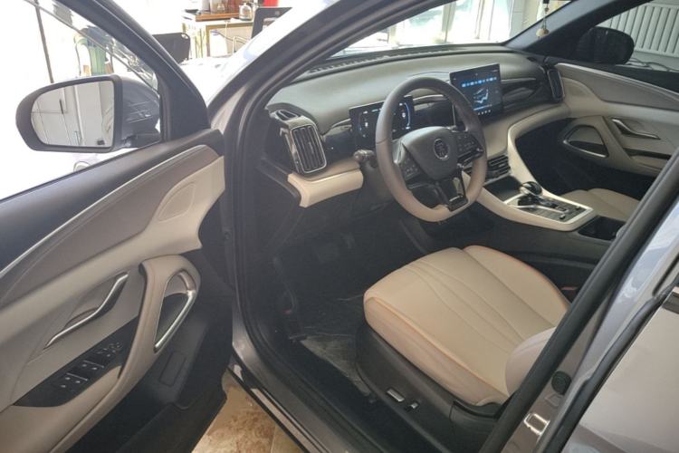 Used BYD Song Pro New Energy 2024 HONOR Edition DM-i 71KM Navigation Model Driver Seat