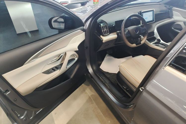 Used BYD Song Pro New Energy 2024 HONOR Edition DM-i 71KM Navigation Model Driver Seat