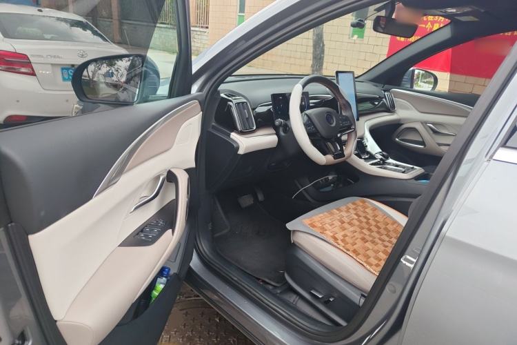 Used BYD Song Pro New Energy 2024 HONOR Edition DM-i 71KM Navigation Model Driver Seat