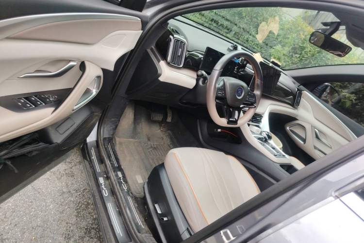 Used BYD Song Pro New Energy 2024 HONOR Edition DM-i 71KM Beyond Model Driver Seat
