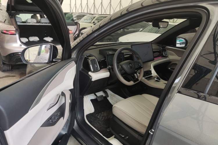 Used BYD Song Pro New Energy 2024 HONOR Edition DM-i 71KM Beyond Model Driver Seat