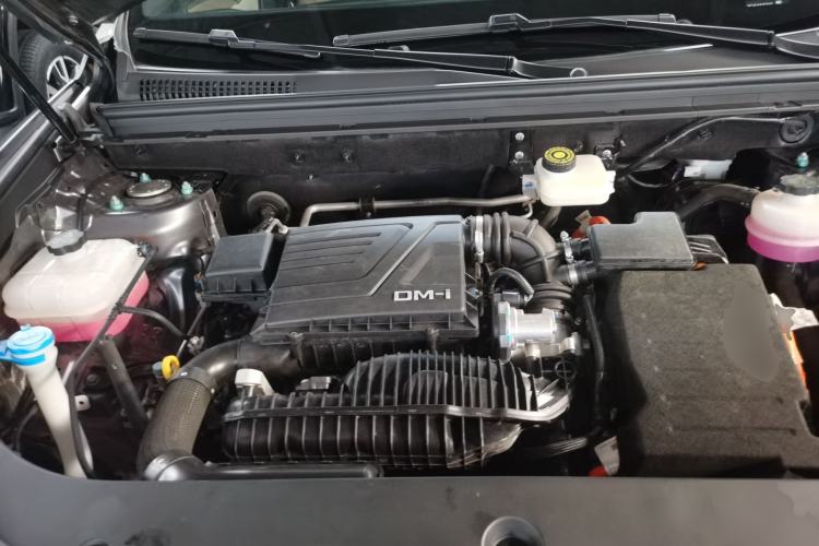 Used BYD Song Pro New Energy 2024 HONOR Edition DM-i 110KM Beyond Model Engine Bay