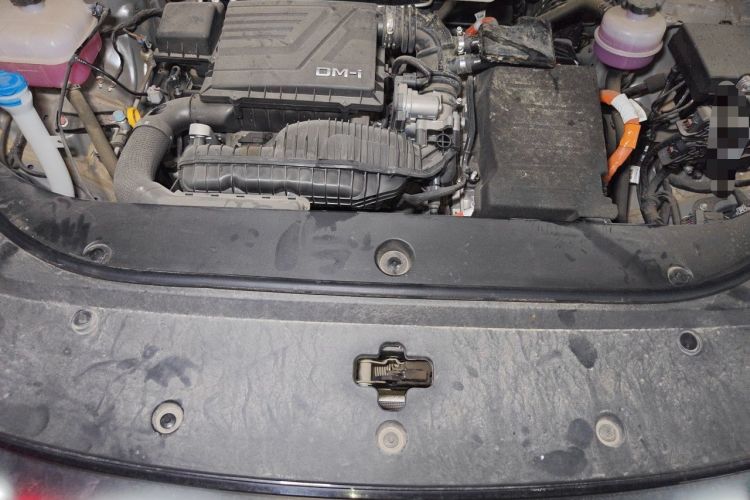 Used BYD Song Pro New Energy 2024 HONOR Edition DM-i 110KM Excellence Model Engine Bay