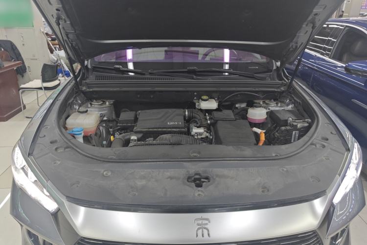 Used BYD Song Pro New Energy 2024 HONOR Edition DM-i 71KM Beyond Model Engine Bay