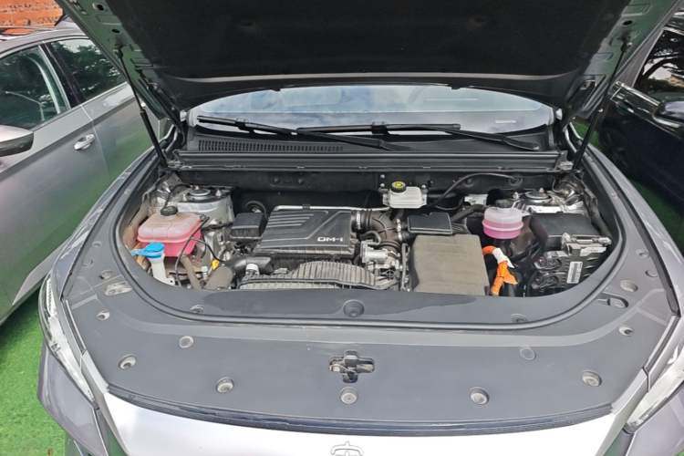Used BYD Song Pro New Energy 2024 HONOR Edition DM-i 71KM Navigation Model Engine Bay