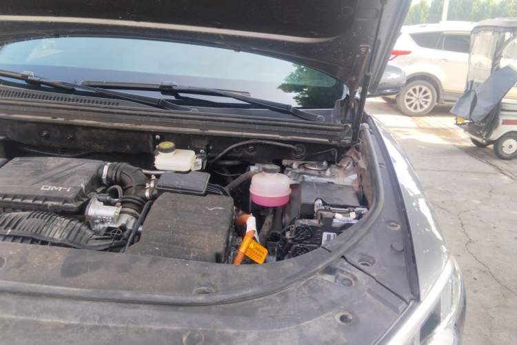 Used BYD Song Pro New Energy 2024 HONOR Edition DM-i 71KM Navigation Model Engine Bay Left