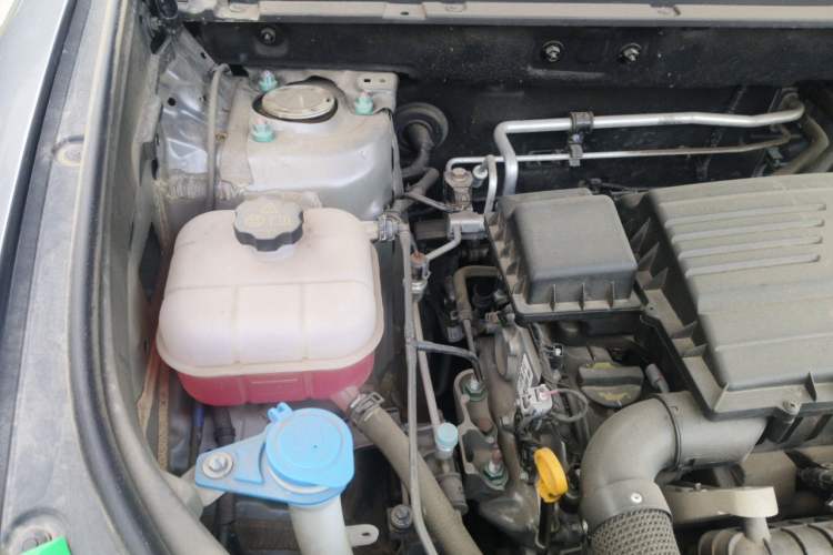 Used BYD Song Pro New Energy 2024 HONOR Edition DM-i 71KM Navigation Model Engine Bay Right