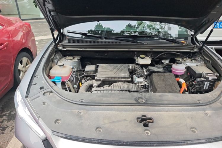 Used BYD Song Pro New Energy 2024 HONOR Edition DM-i 71KM Navigation Model Engine Bay Right