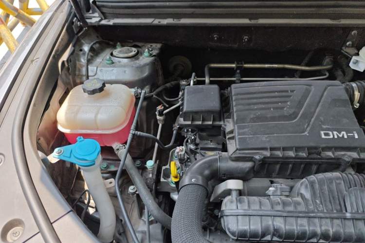 Used BYD Song Pro New Energy 2024 HONOR Edition DM-i 71KM Navigation Model Engine Bay Right