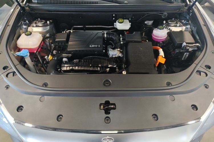 Used BYD Song Pro New Energy 2024 HONOR Edition DM-i 71KM Navigation Model Engine Bay