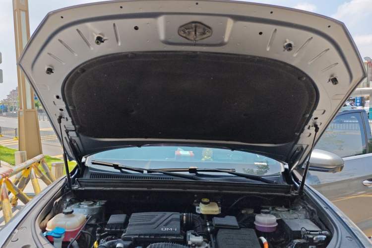 Used BYD Song Pro New Energy 2024 HONOR Edition DM-i 71KM Navigation Model Engine Bay